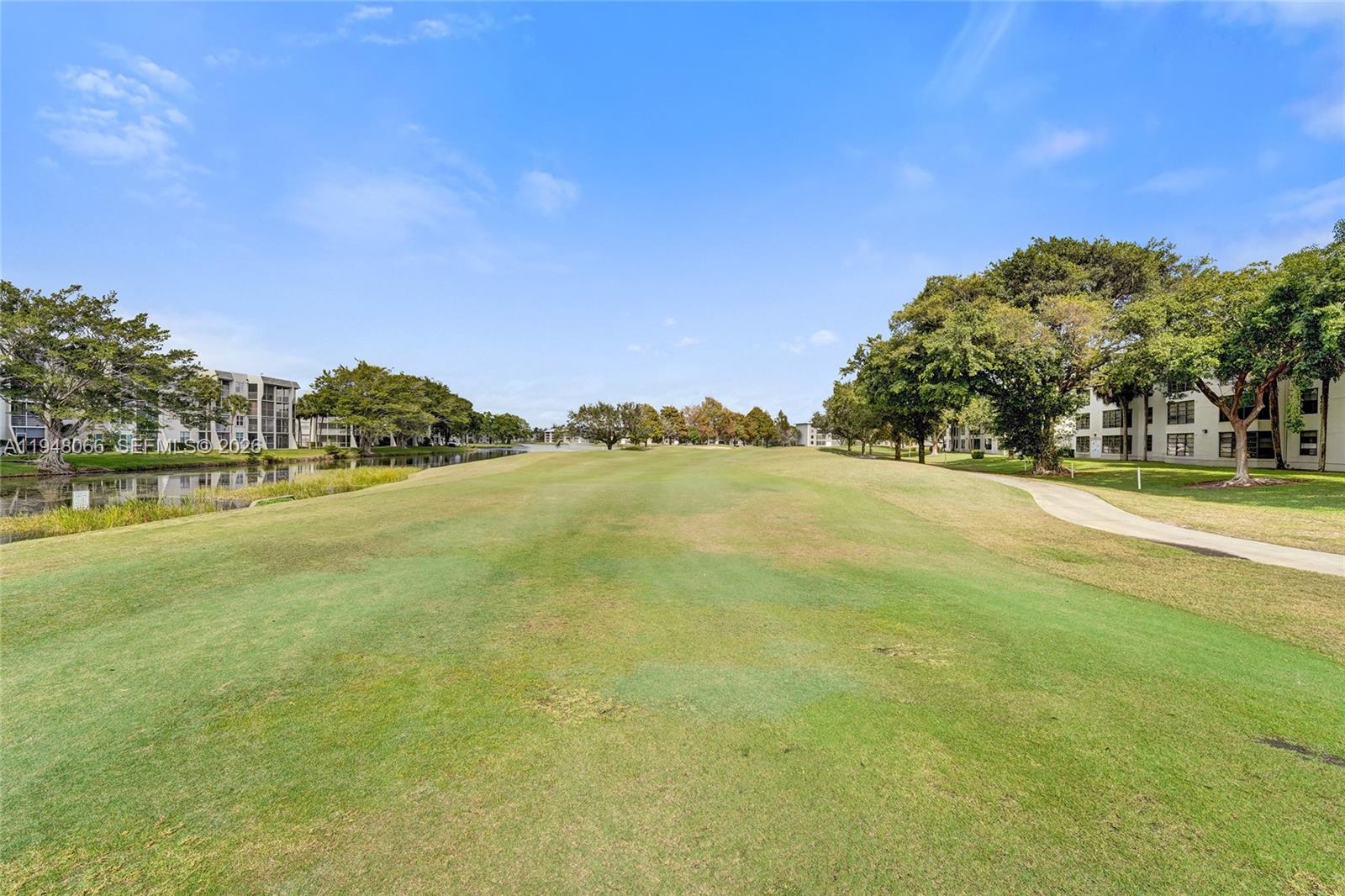 CONDO 22 OF WHITEHALL CON - Residential