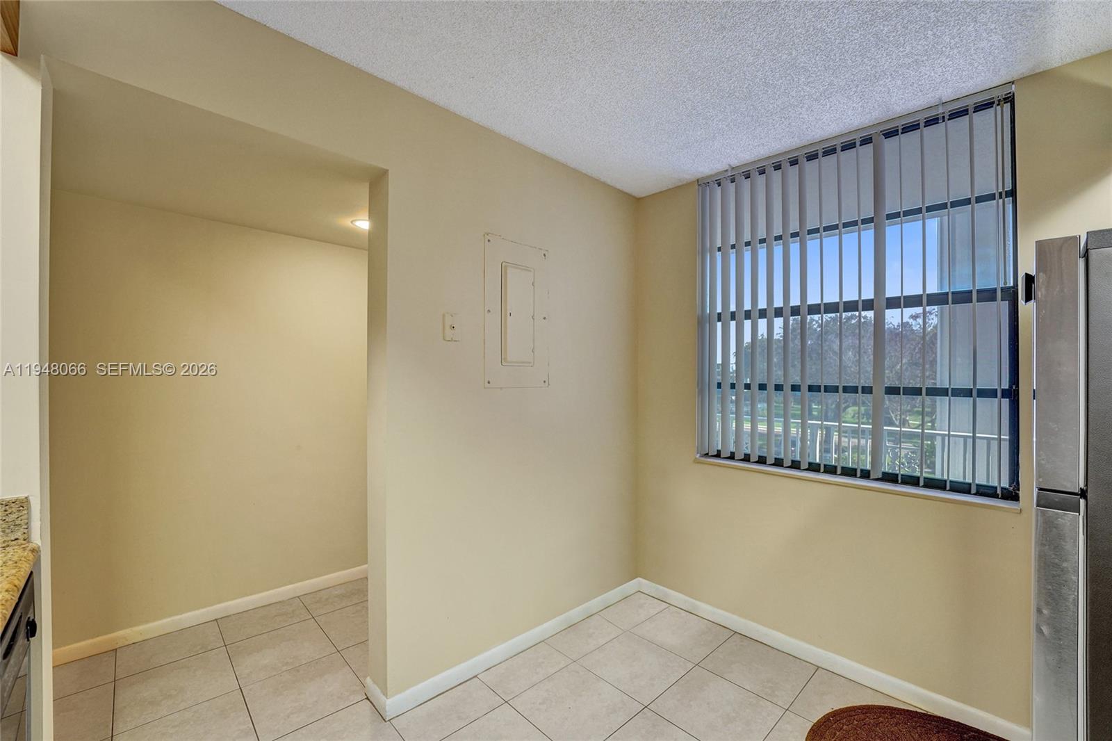 CONDO 22 OF WHITEHALL CON - Residential