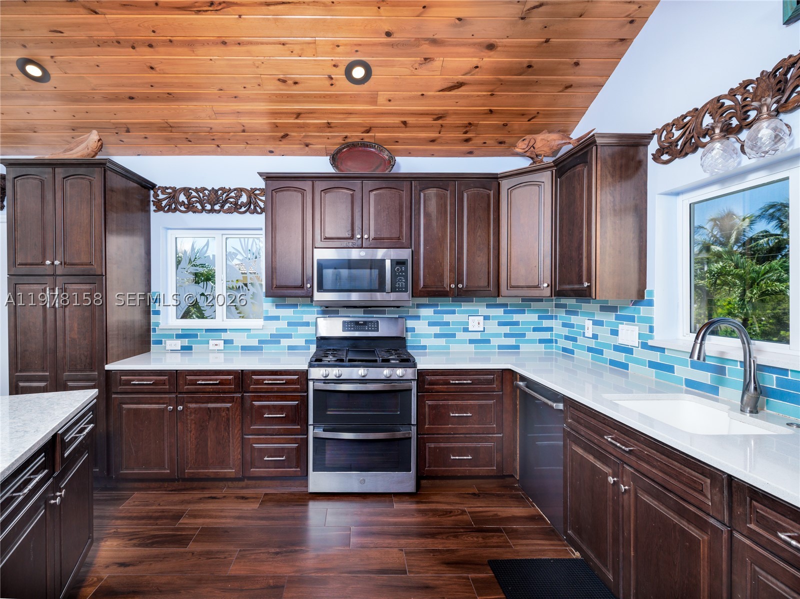 Coco Plum Beach - Residential