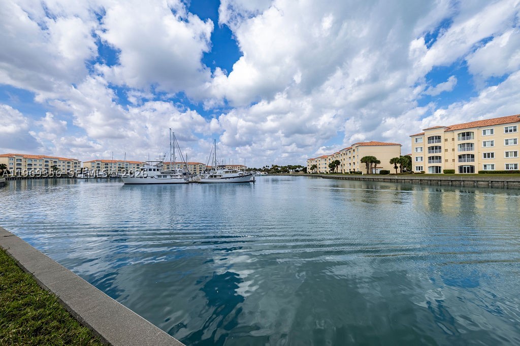 HARBOUR ISLE AT HUTCHINSO - Residential