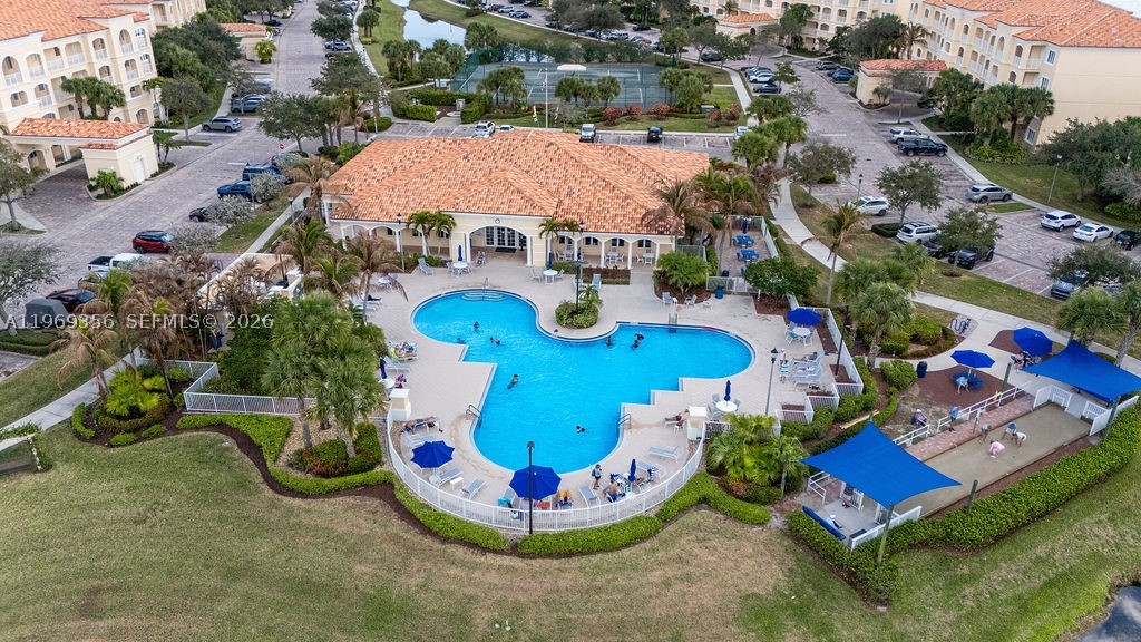 HARBOUR ISLE AT HUTCHINSO - Residential