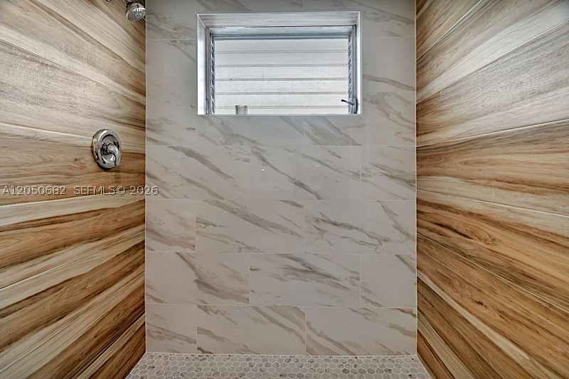 FLORIDIAN ARMS CONDO - Residential