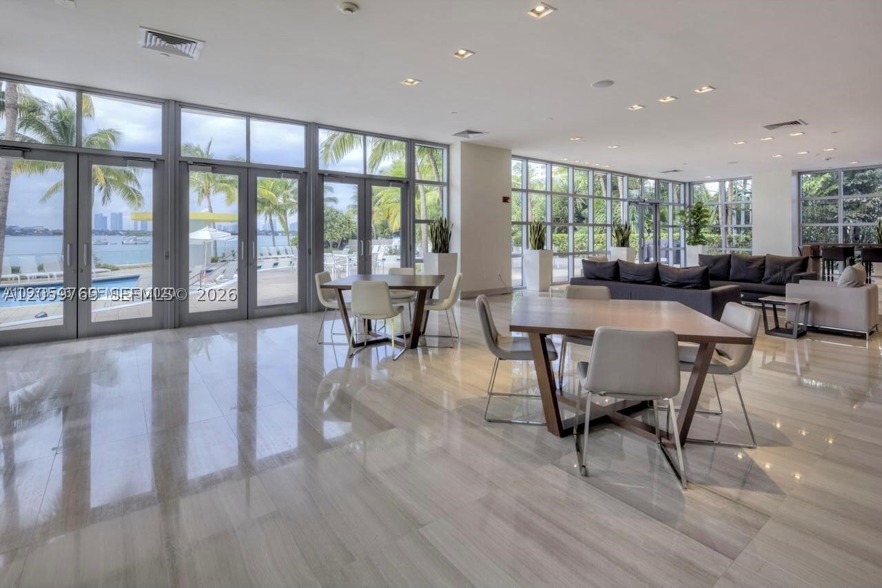 THE WAVERLY AT SOUTH BEAC - Residential
