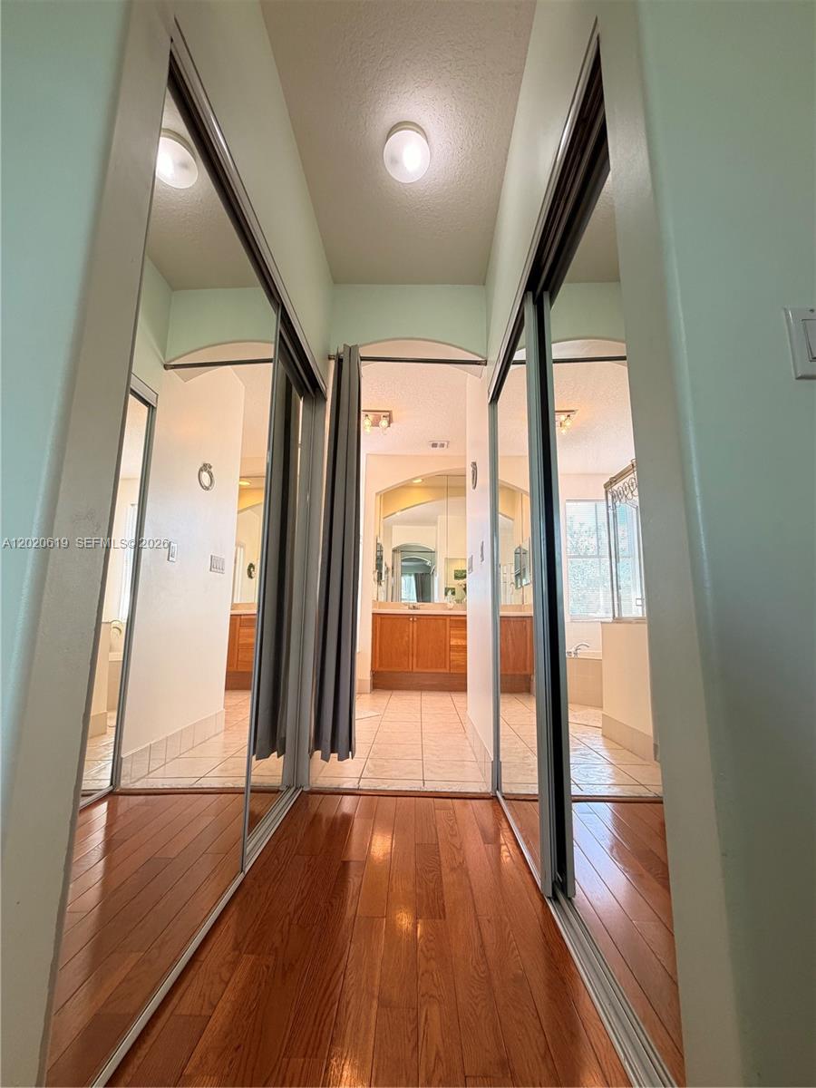 SUNSET LAKES PLAT ONE - Residential
