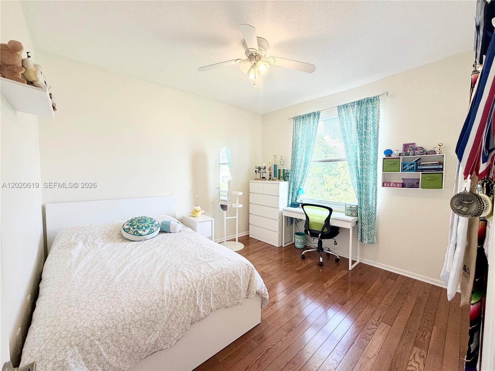SUNSET LAKES PLAT ONE - Residential