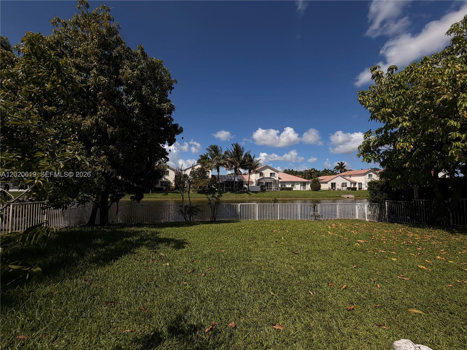 SUNSET LAKES PLAT ONE - Residential