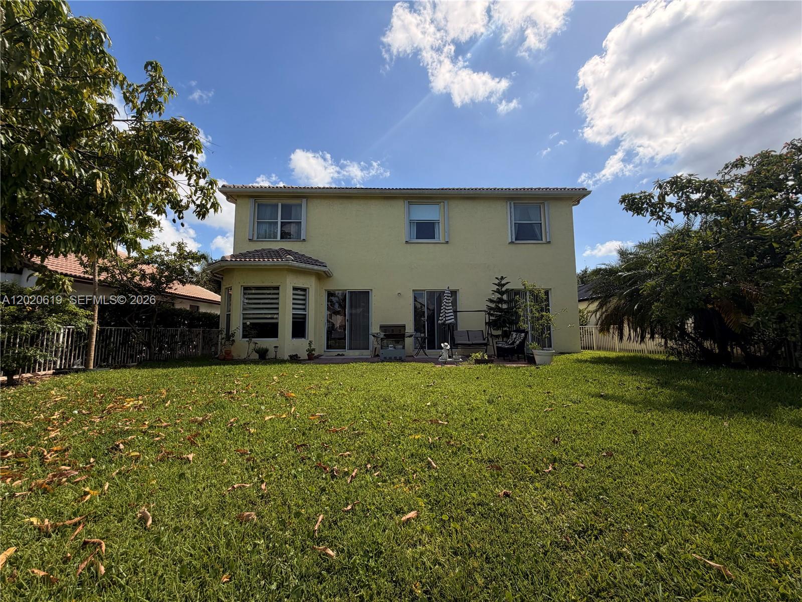 SUNSET LAKES PLAT ONE - Residential