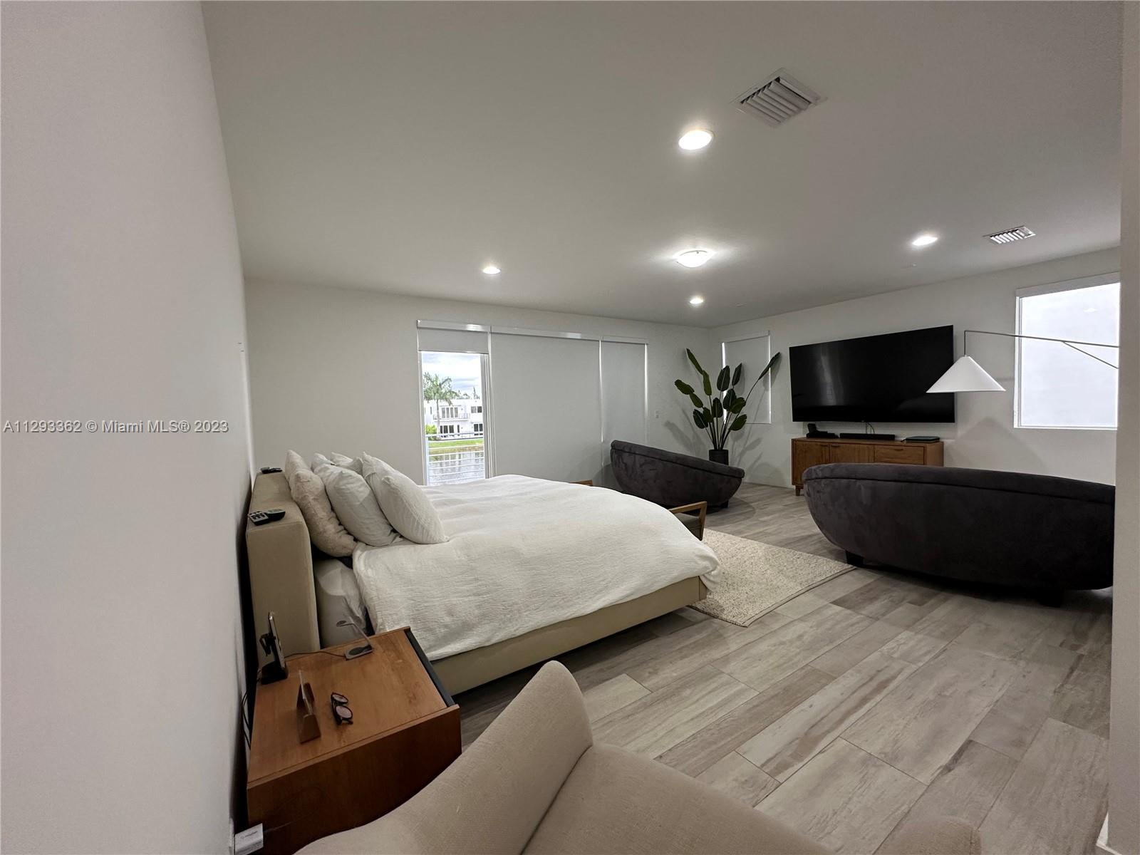 DORAL COMMONS RESIDENTIAL - Residential