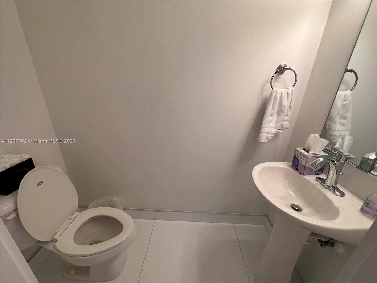 DORAL COMMONS RESIDENTIAL - Residential