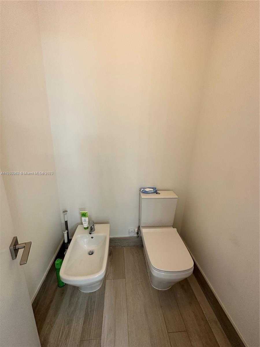 DORAL COMMONS RESIDENTIAL - Residential