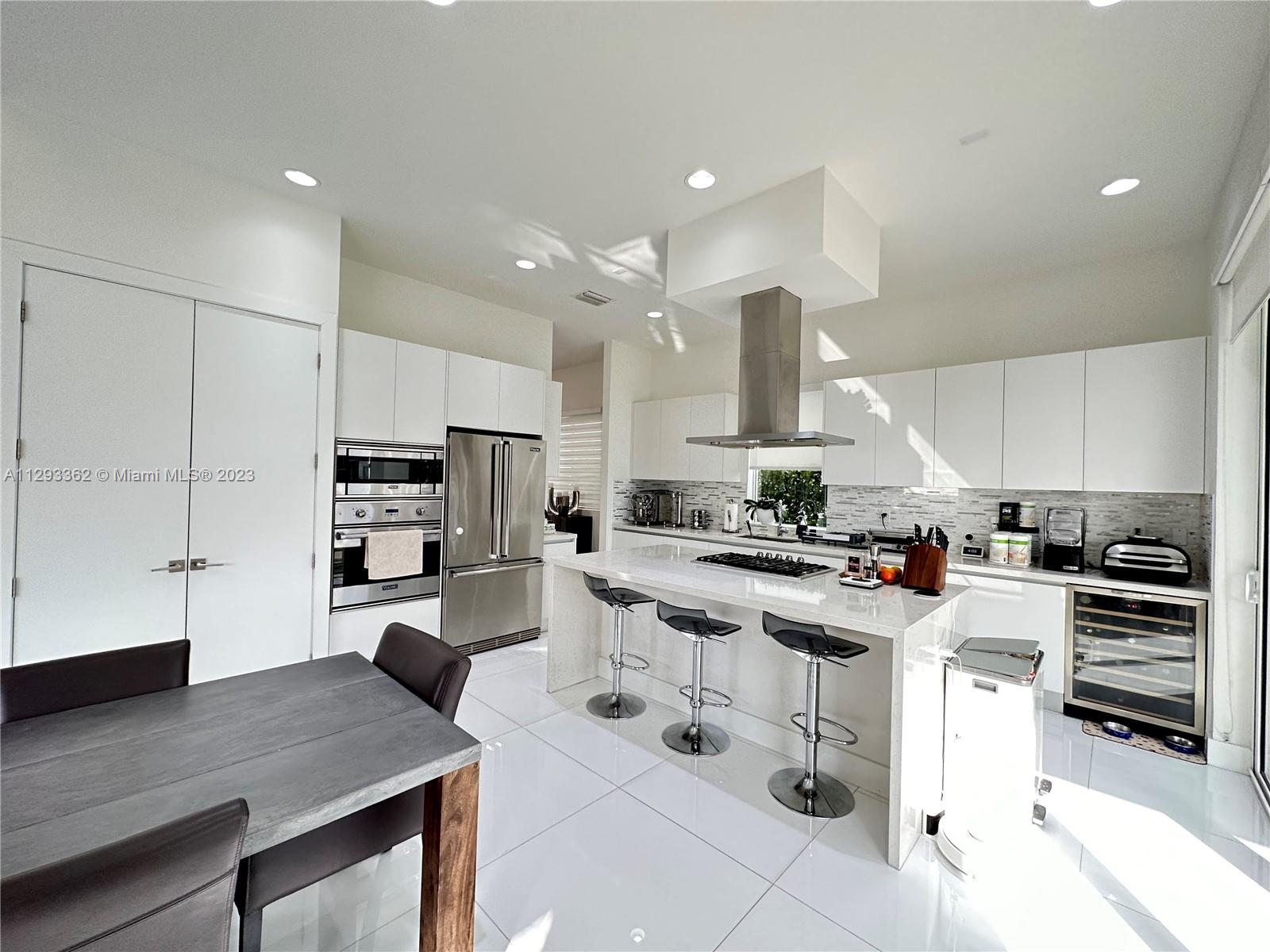 DORAL COMMONS RESIDENTIAL - Residential