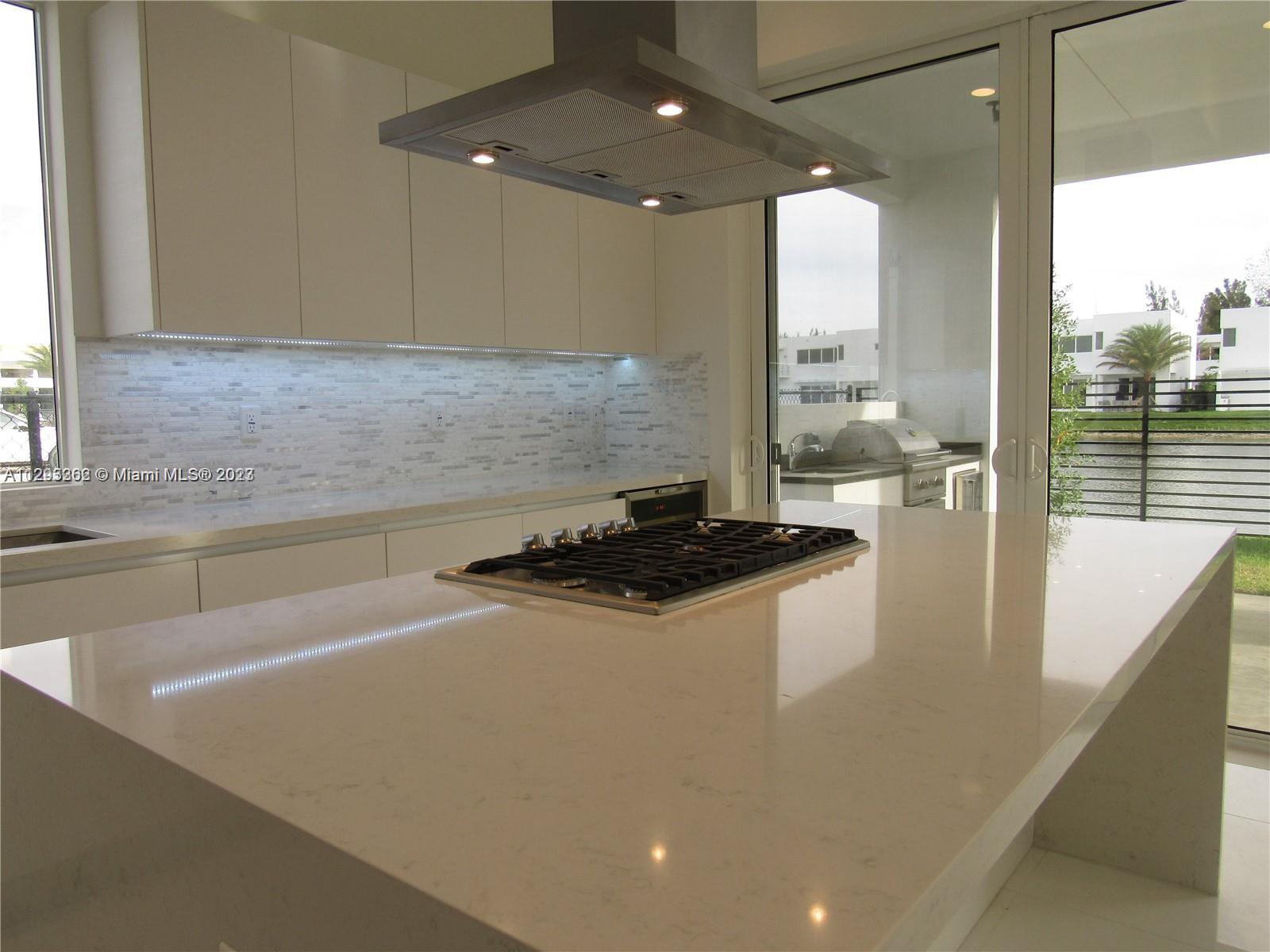 DORAL COMMONS RESIDENTIAL - Residential