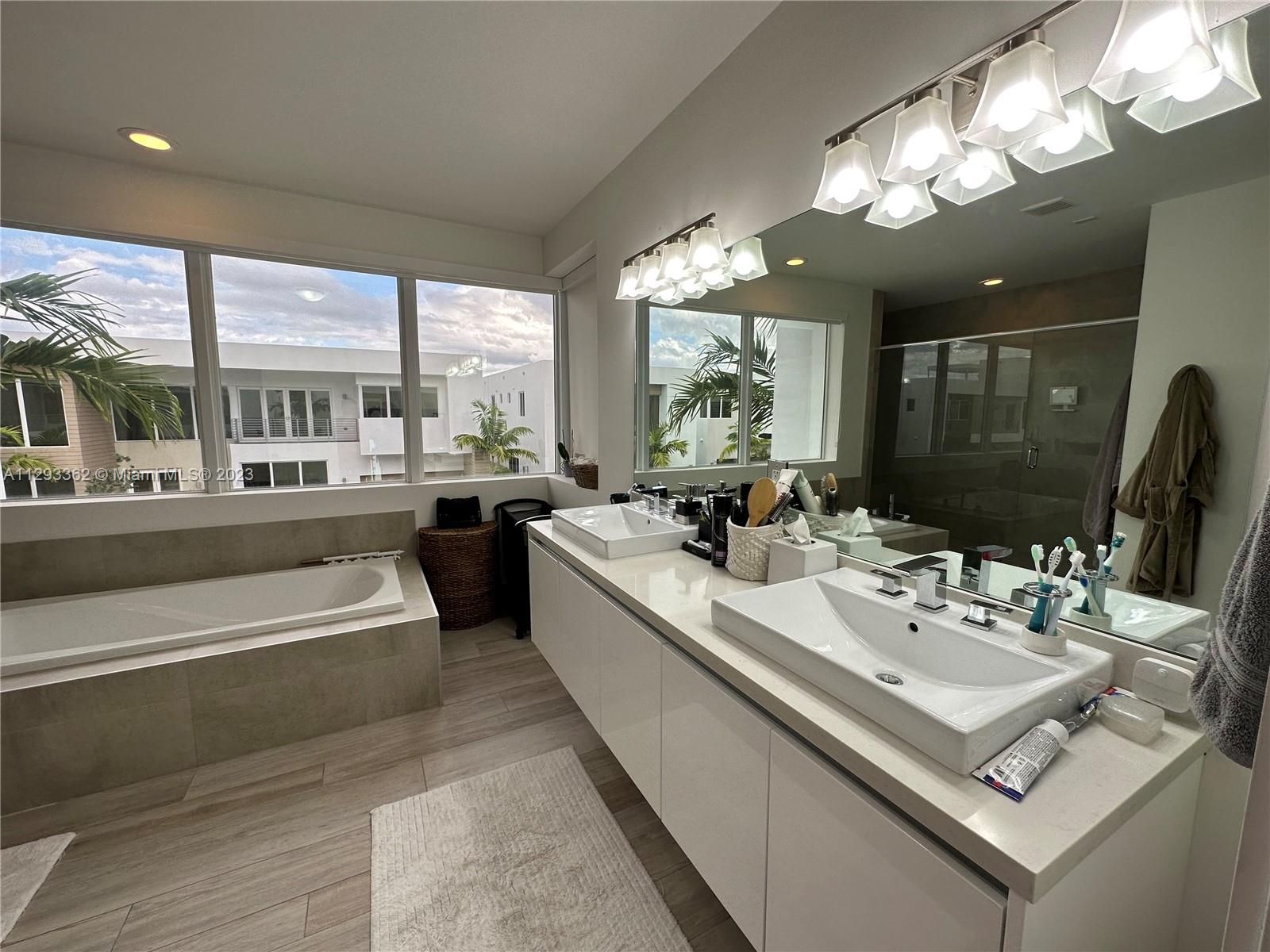 DORAL COMMONS RESIDENTIAL - Residential