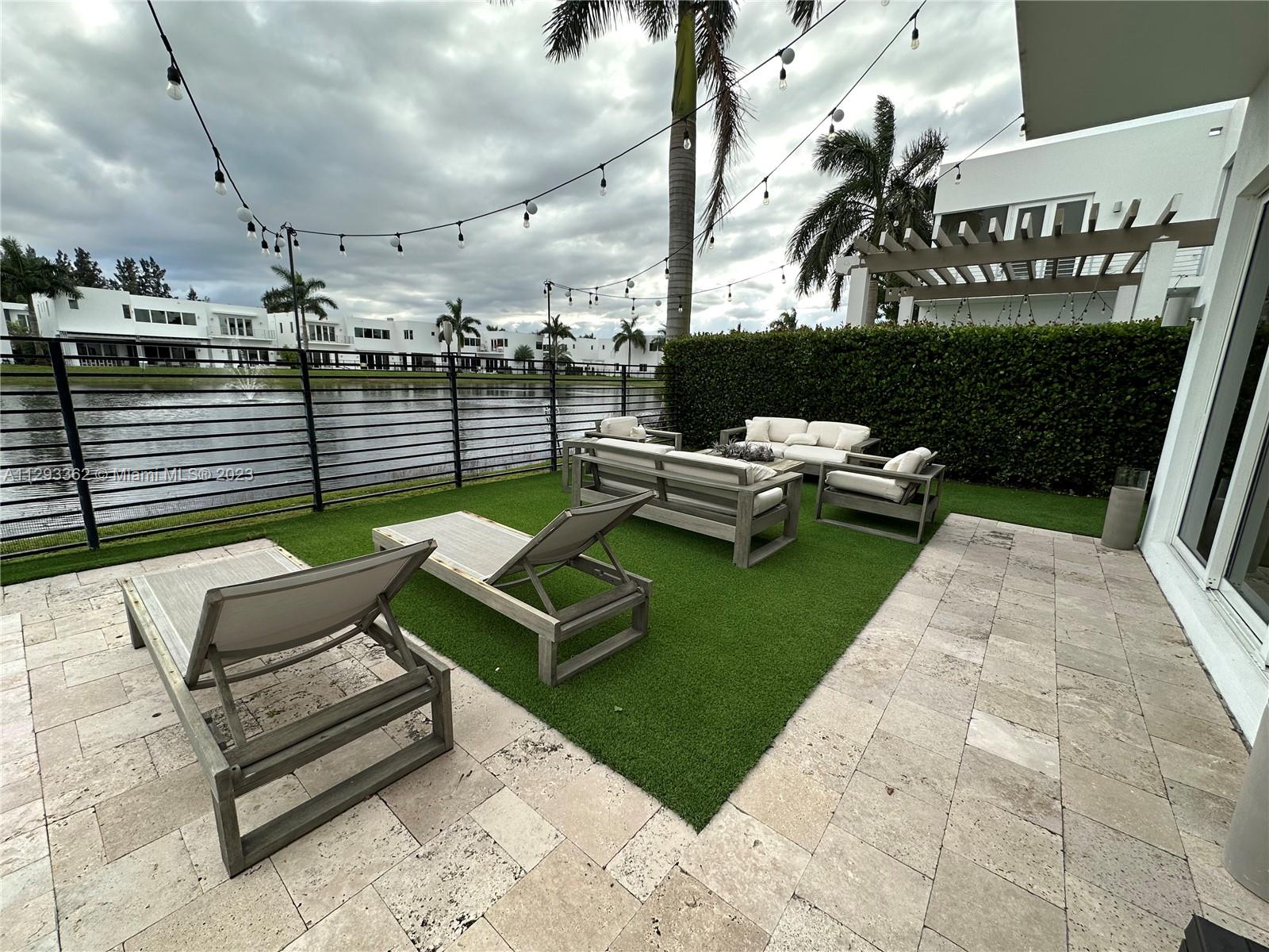 DORAL COMMONS RESIDENTIAL - Residential