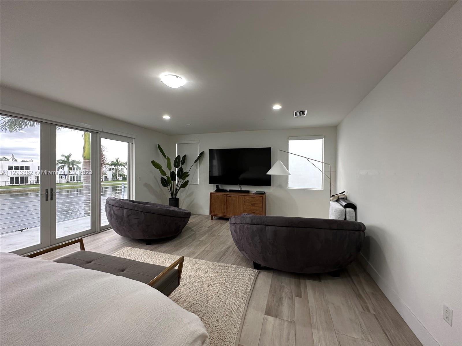 DORAL COMMONS RESIDENTIAL - Residential