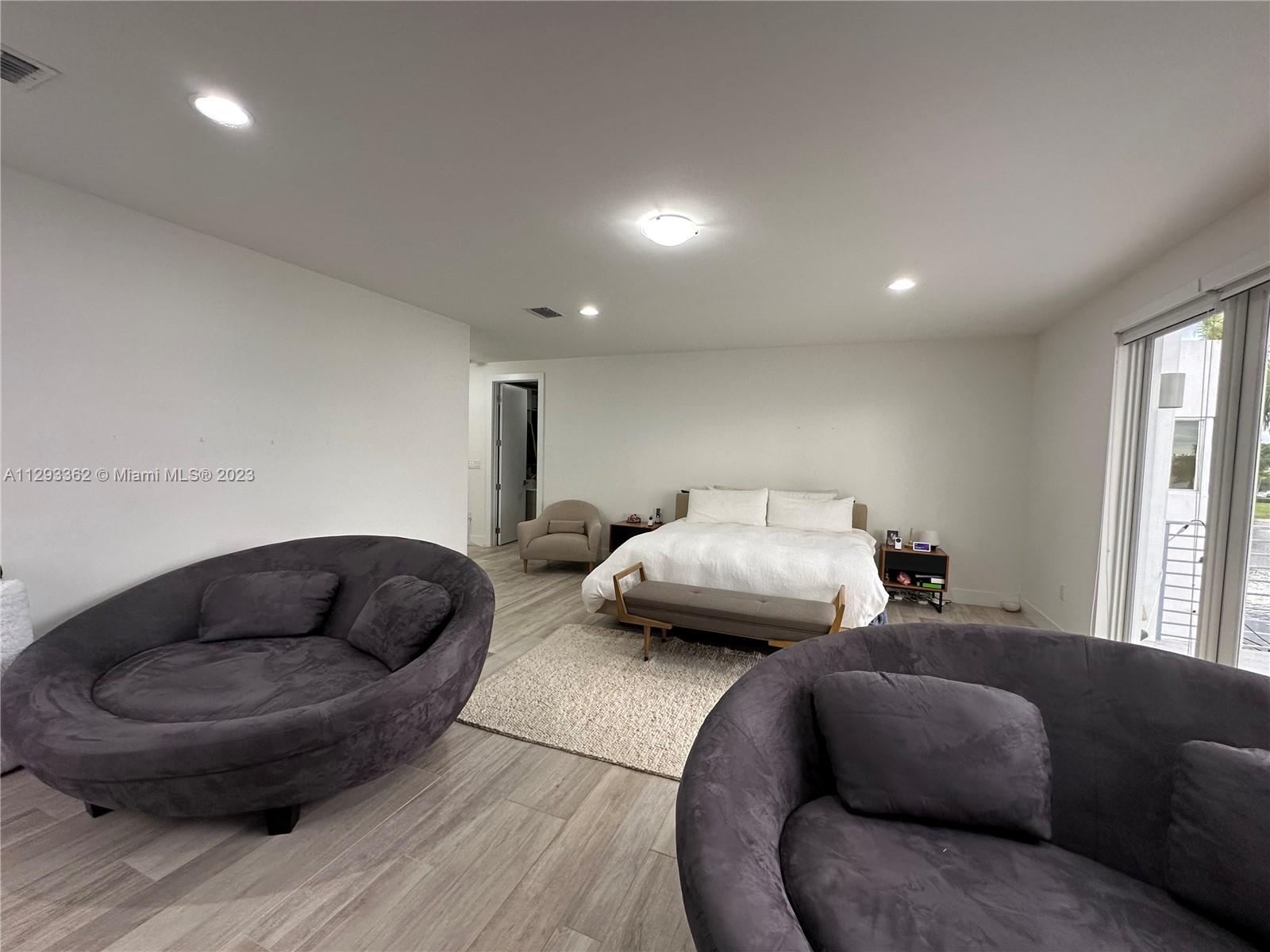 DORAL COMMONS RESIDENTIAL - Residential