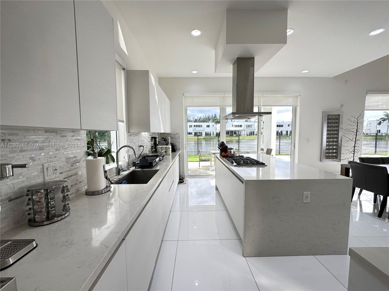 DORAL COMMONS RESIDENTIAL - Residential