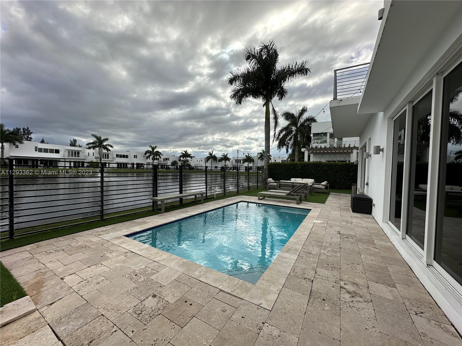 DORAL COMMONS RESIDENTIAL - Residential