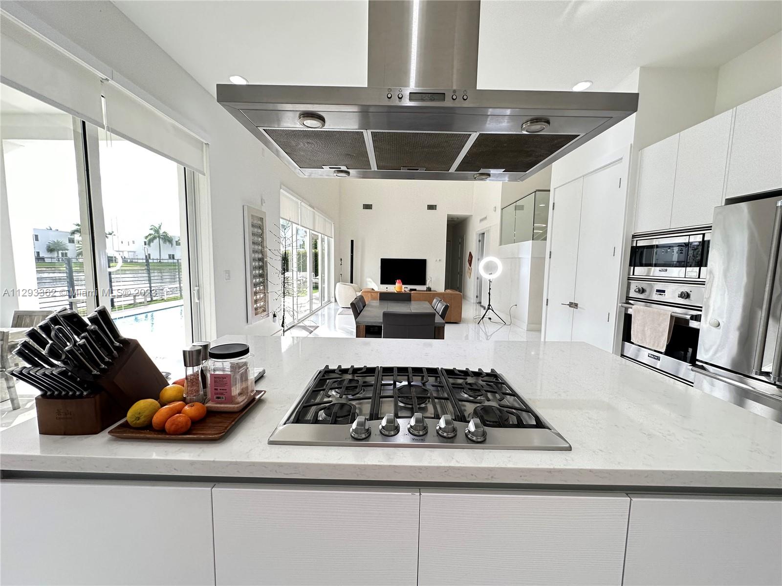 DORAL COMMONS RESIDENTIAL - Residential