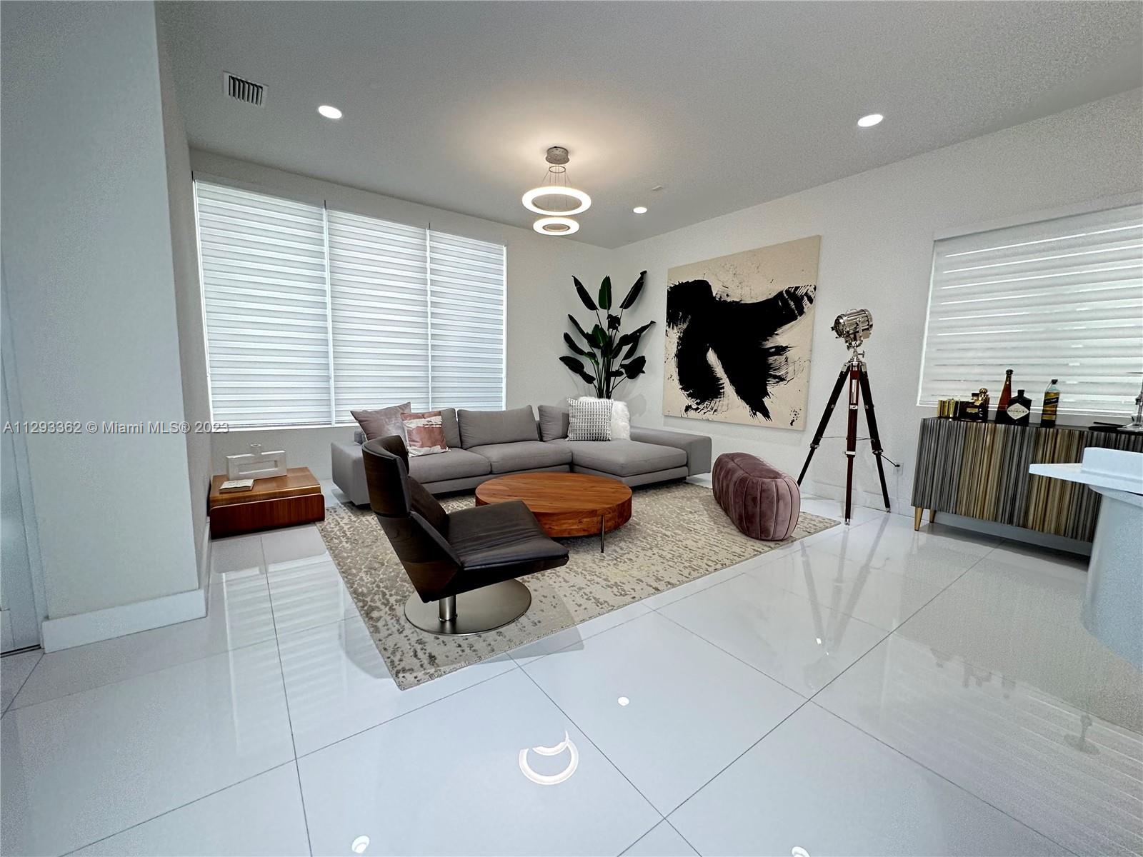 DORAL COMMONS RESIDENTIAL - Residential