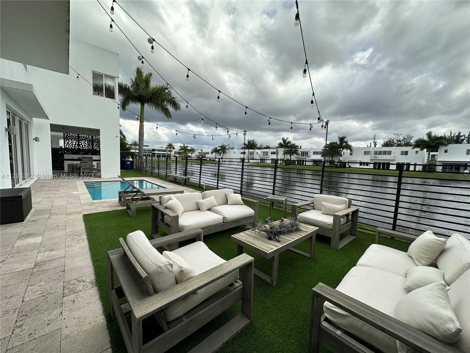 DORAL COMMONS RESIDENTIAL - Residential