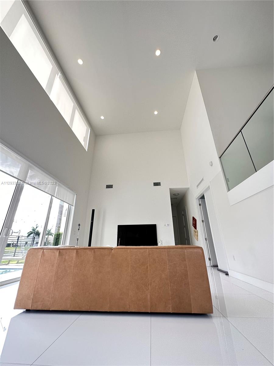 DORAL COMMONS RESIDENTIAL - Residential