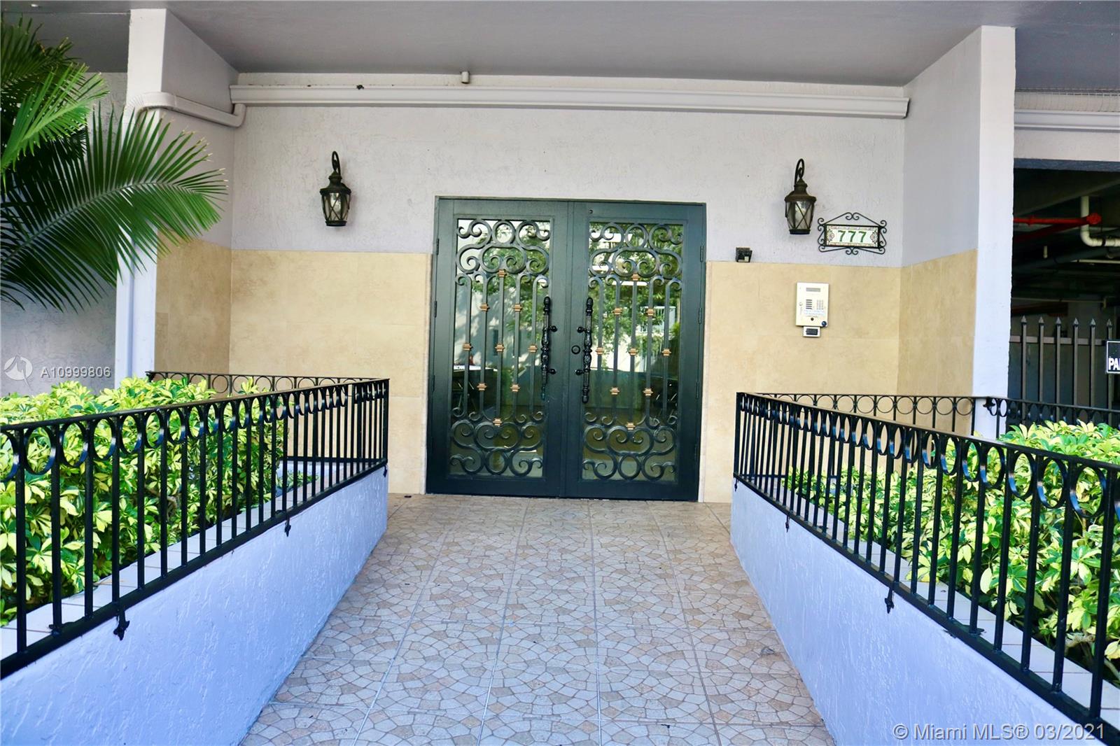 EL BOSQUE AT LITTLE HAVANA - Residential