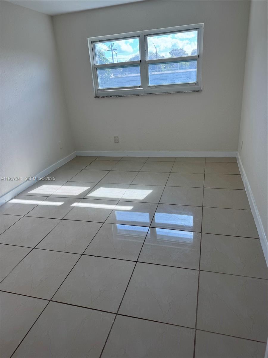PALMS AT DANIA BEACH COND - Residential