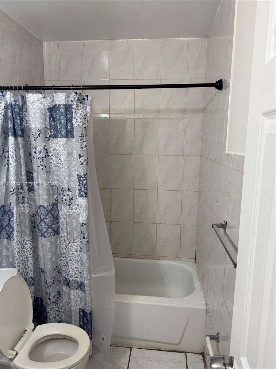 PALMS AT DANIA BEACH COND - Residential