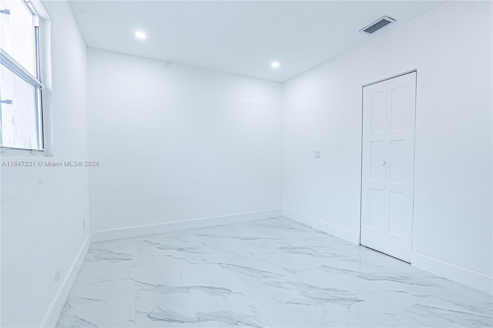 COTTAGE VILLA TRACK - Residential