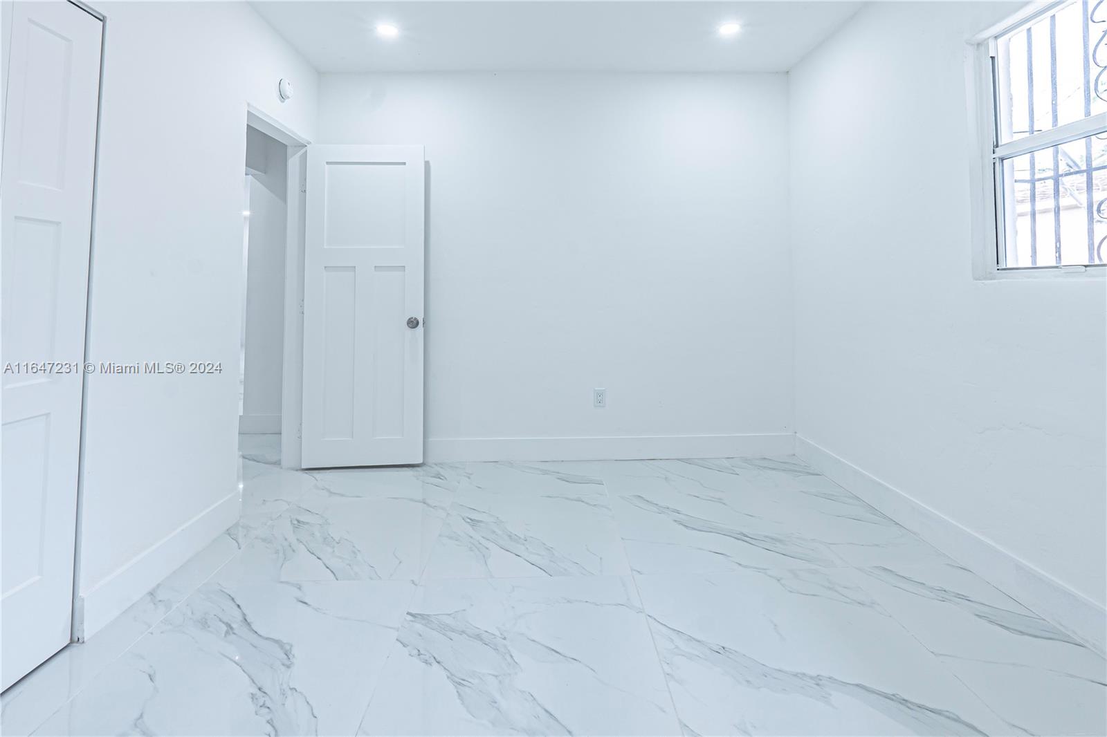 COTTAGE VILLA TRACK - Residential