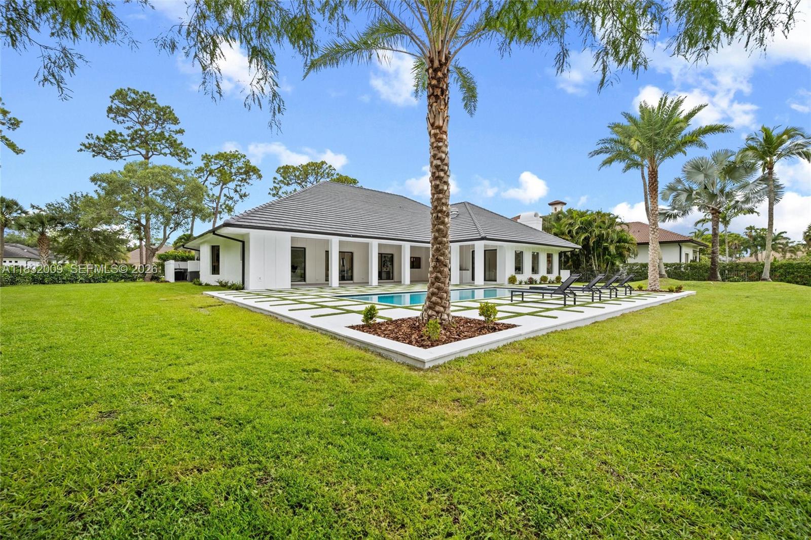 BREAKERS WEST - Residential