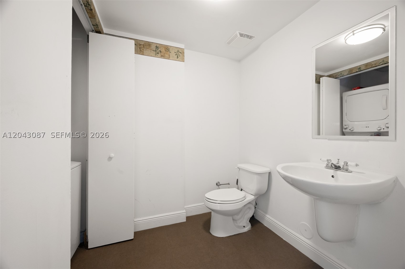 NEO VERTIKA CONDO - Residential Lease