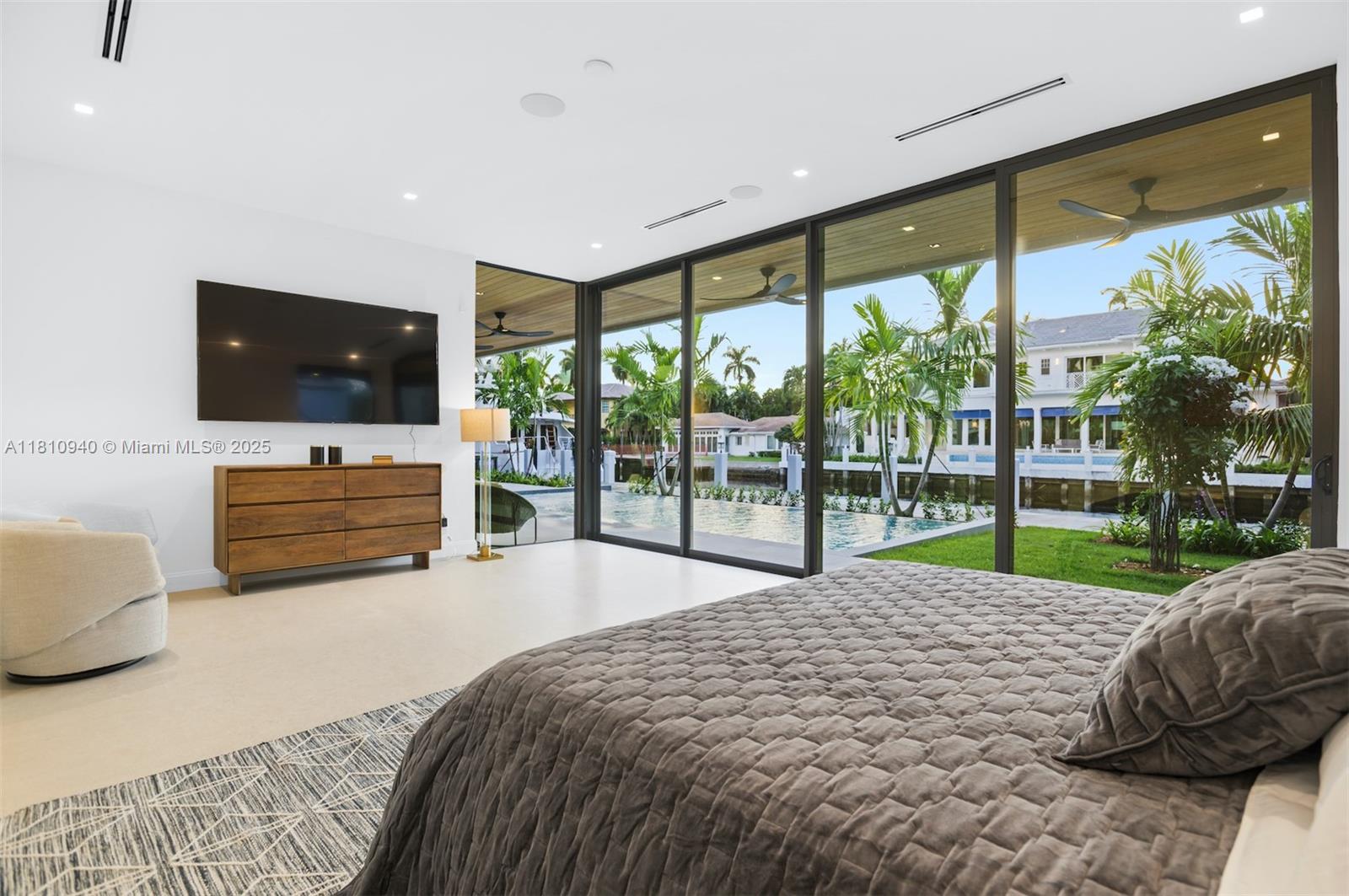STILWELL ISLES - Residential Lease