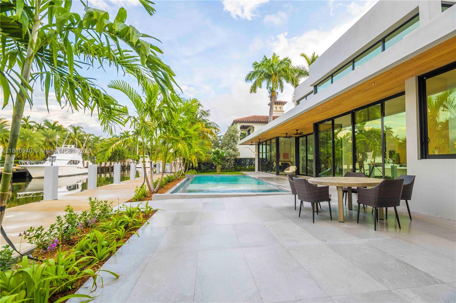 STILWELL ISLES - Residential Lease