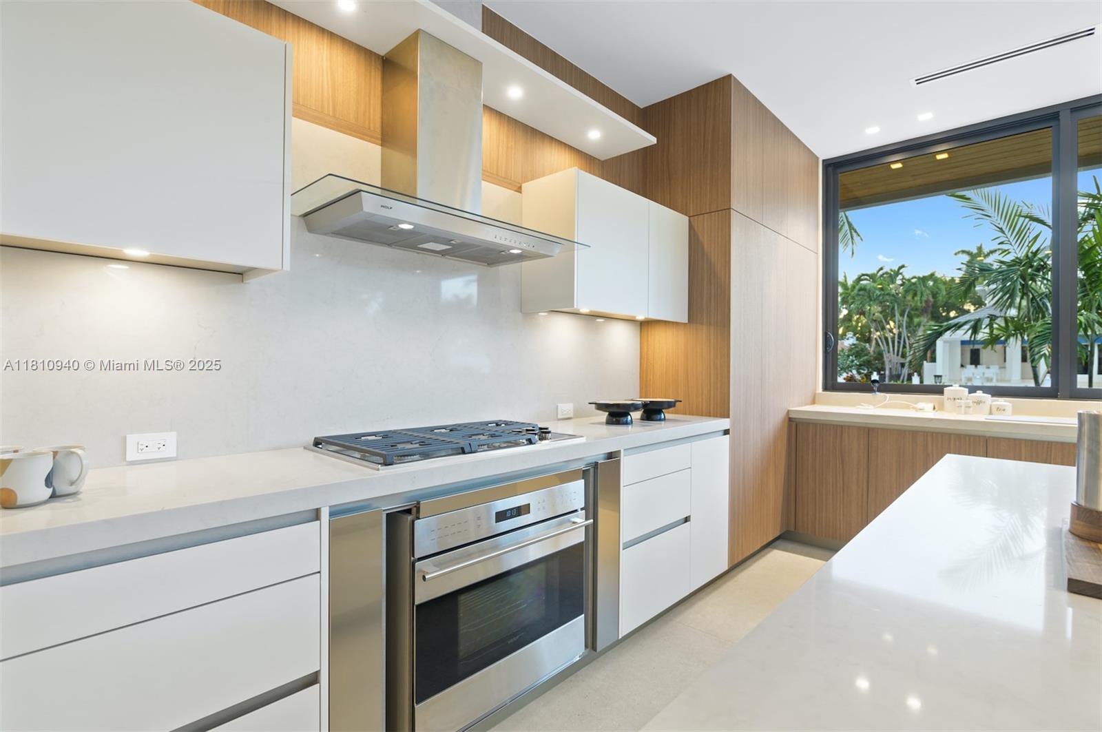 STILWELL ISLES - Residential Lease