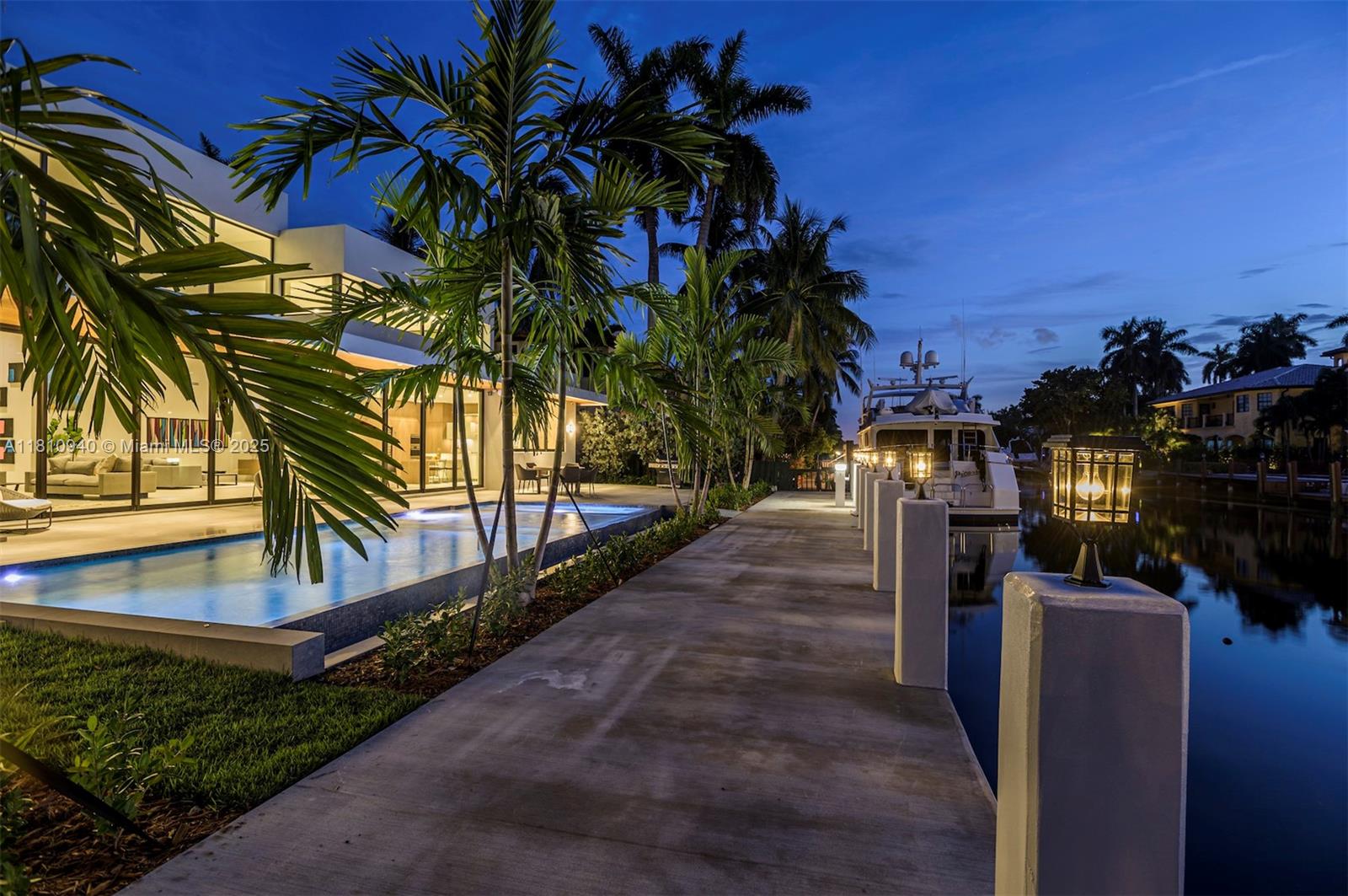 STILWELL ISLES - Residential Lease