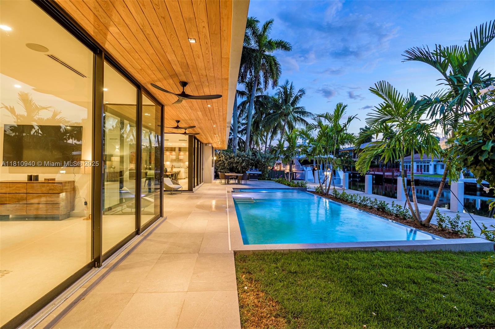 STILWELL ISLES - Residential Lease