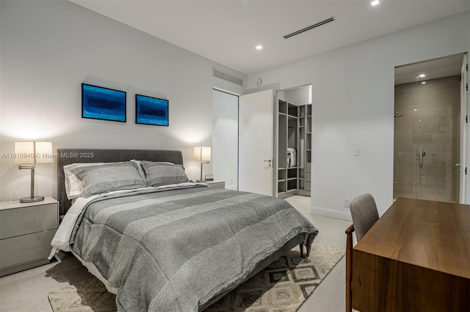 STILWELL ISLES - Residential Lease