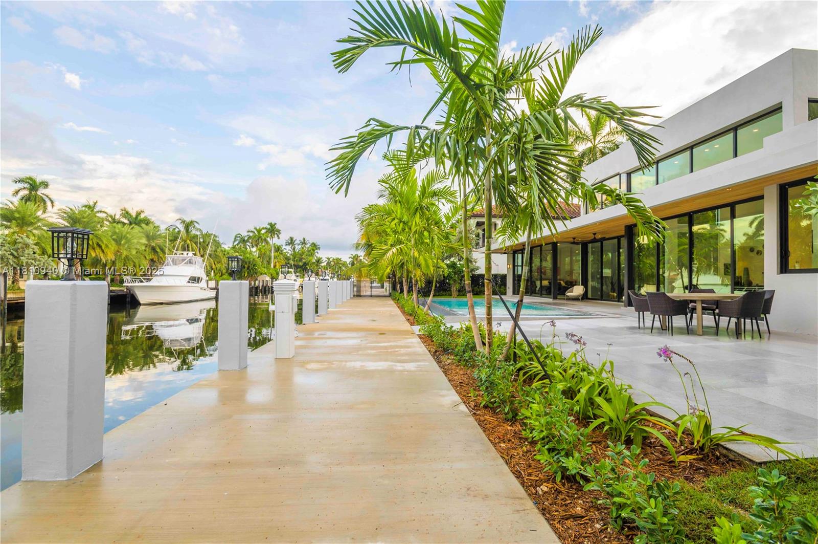STILWELL ISLES - Residential Lease