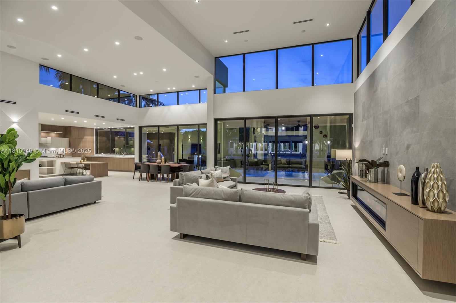 STILWELL ISLES - Residential Lease
