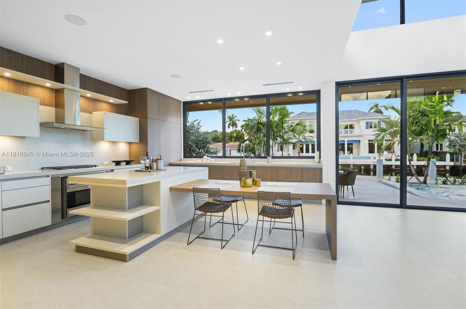 STILWELL ISLES - Residential Lease