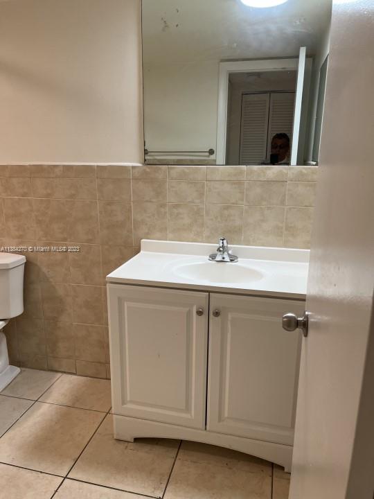 PEMBROKE PALMS CONDO - Residential Lease