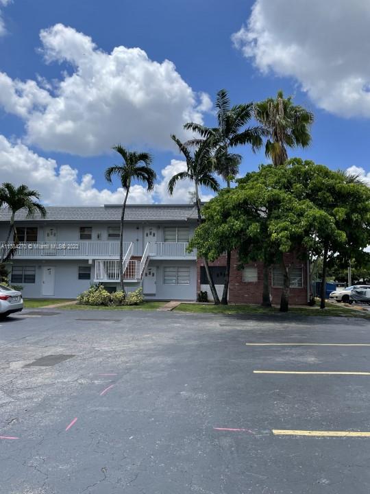 PEMBROKE PALMS CONDO - Residential Lease