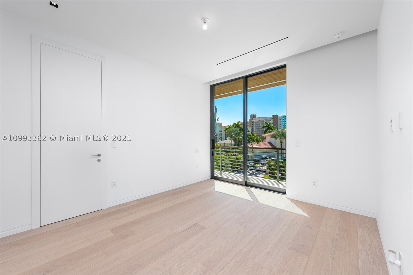 EASTERN SHORES - Residential