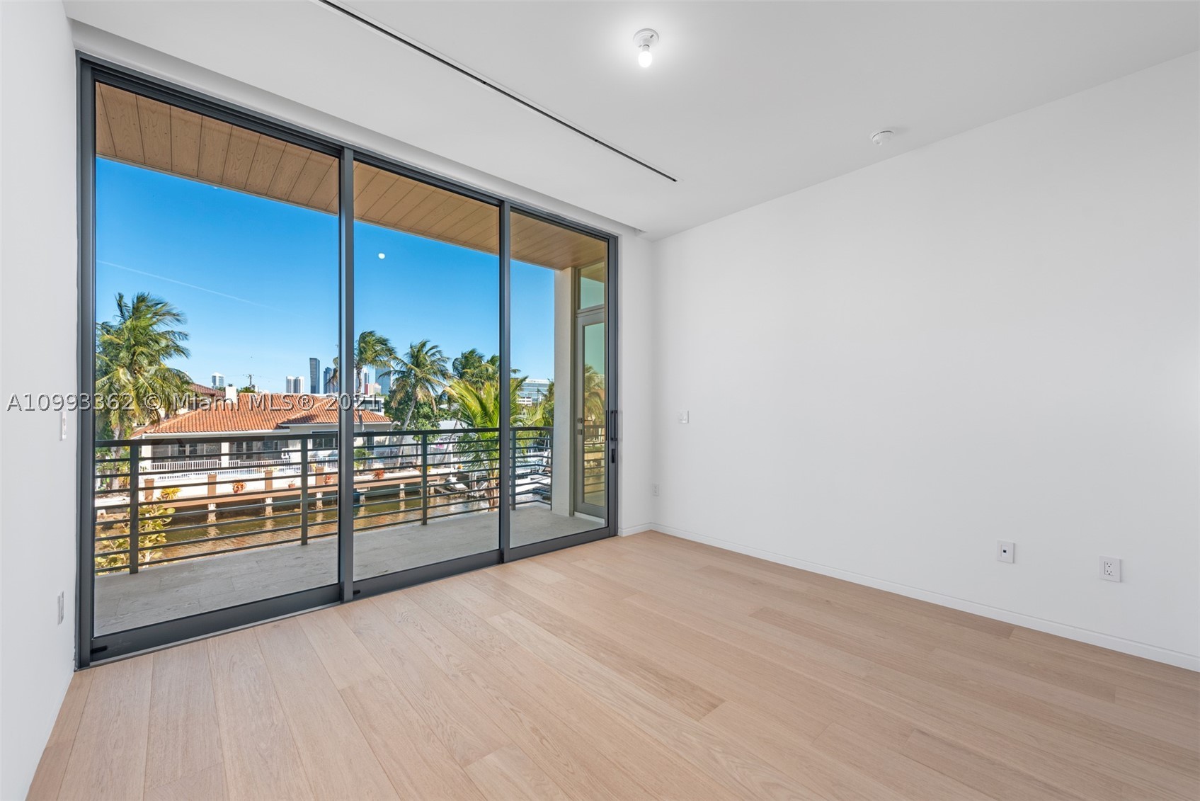 EASTERN SHORES - Residential