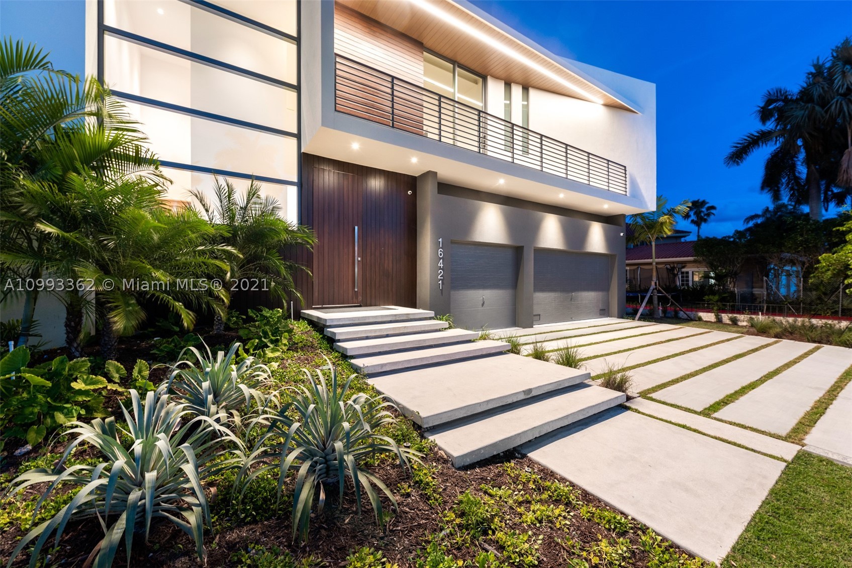 This BRAND NEW one-of-a-kind masterpiece developed by Humberto Ramirez, and designed by Hugo Mijares is the definition of modern luxury living. Boasting 6 bedrooms, 7 1/2 bathrooms, and 5334 sq ft - the home sits upon 80 ft of waterfront with a brand new seawall and concrete dock, offers panoramic & long canal views and a backyard oasis perfect for entertaining. Interior finishes include an Italian kitchen by Minutti, all Miele appliances, electric blinds, security and smart system throughout and a beautiful waterfall feature into the pool to name a few.