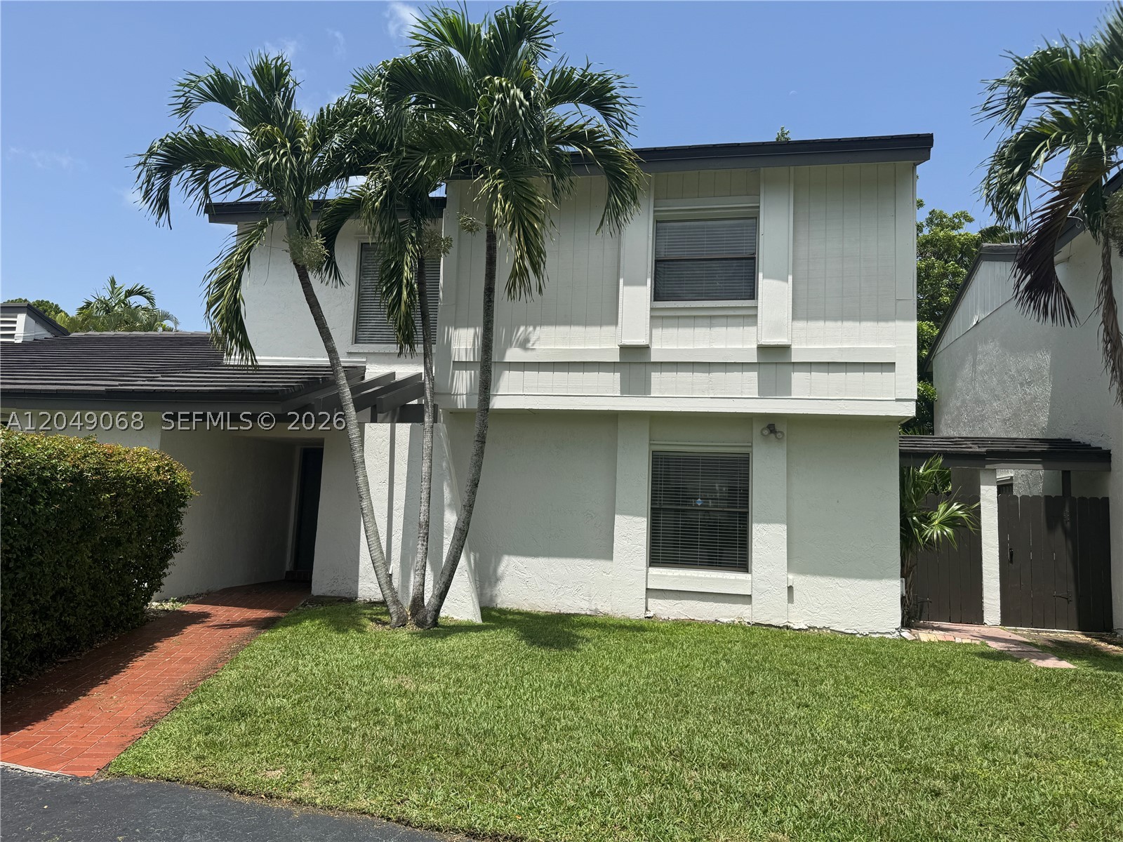 DEERWOOD TOWNHOMES - Residential Lease
