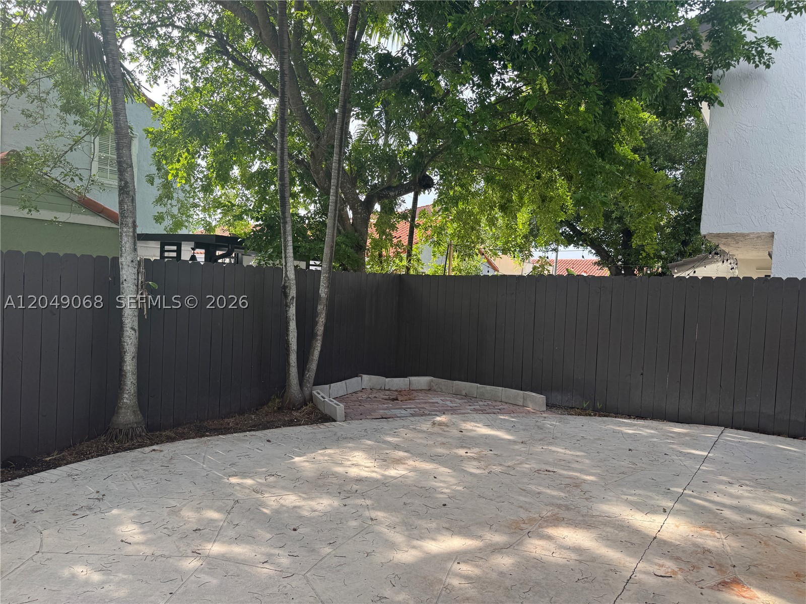 DEERWOOD TOWNHOMES - Residential Lease