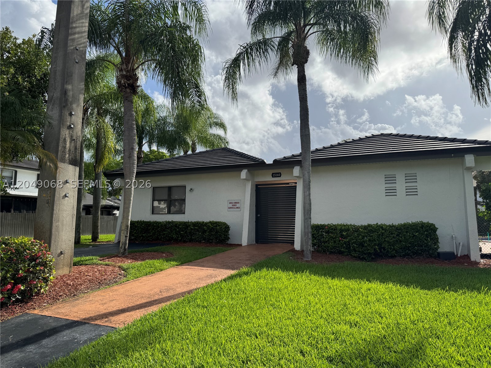 DEERWOOD TOWNHOMES - Residential Lease